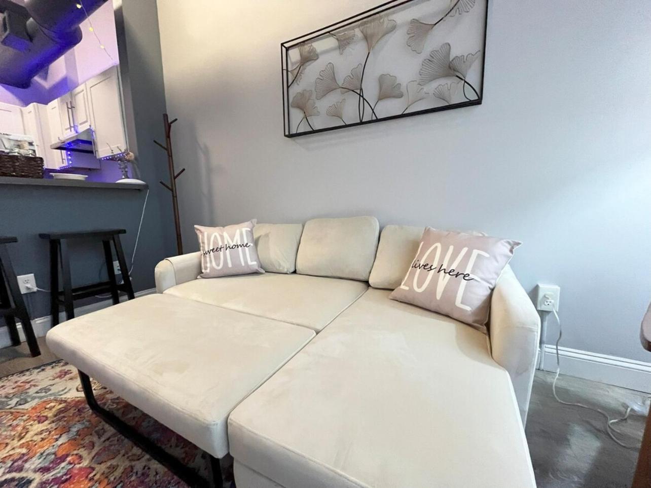 Апартаменты Local Modern Getaway - Ground Floor Кливленд Экстерьер фото